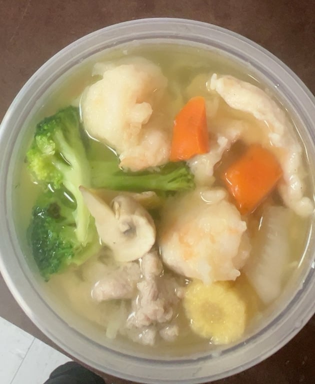 12. 本楼汤 House Special Soup (For 2)