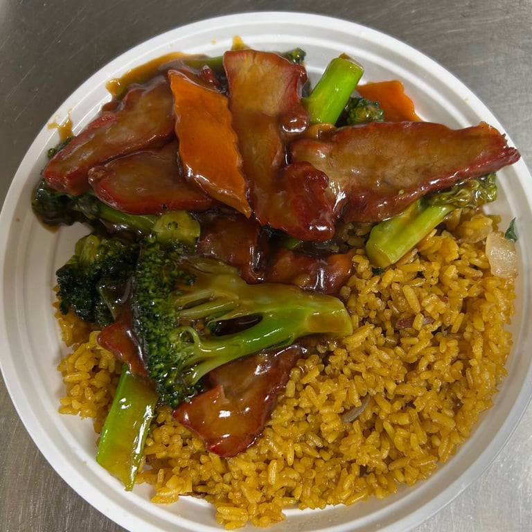 芥兰叉烧<br>  Roast Pork w. Broccoli