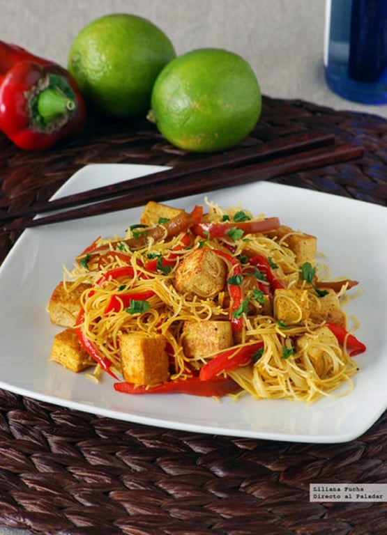 Tallarin Saltado de Tofu (Peruvian Stir Fried Noodles with Tofu)