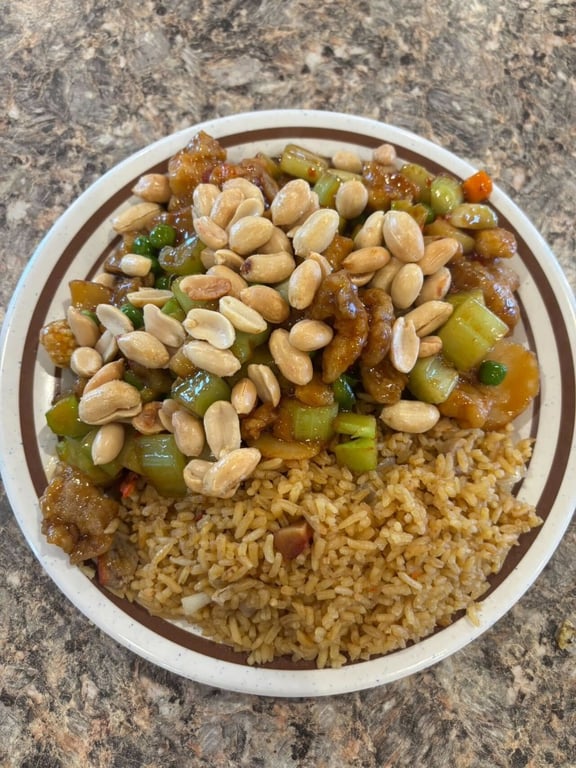 L 3. 宫保鸡 Kung Po Chicken