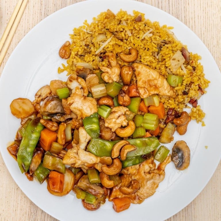 C10. Chicken w. Cashew Nuts 腰果鸡