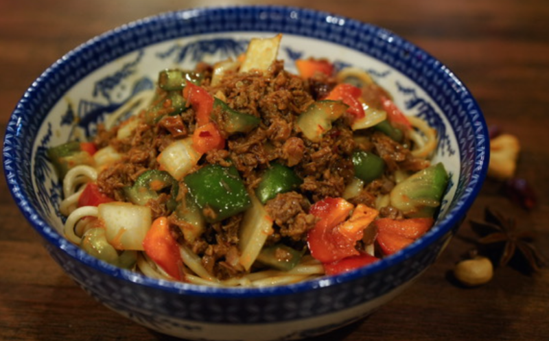 Ground Beef w/ Spicy Stirred Noodles<br>香辣牛肉酱面