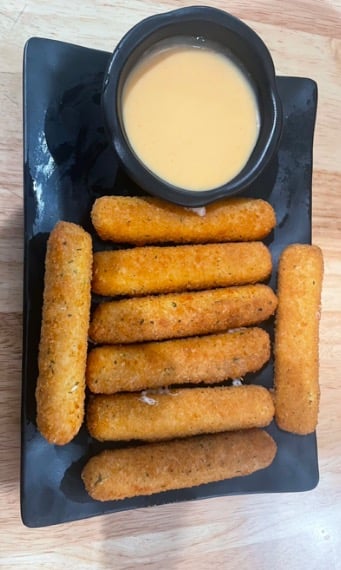 Cheese Strips (8) 芝士条