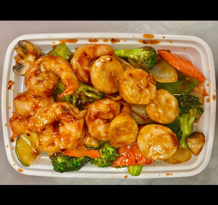 S8. Shrimp & Scallop with Garlic Sauce