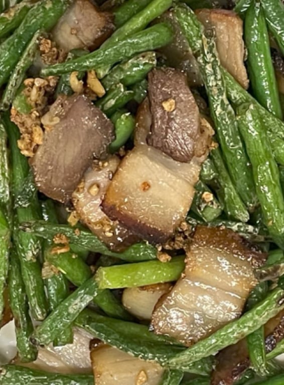 T15. 腊肉四季豆 Green Bean with Bacon