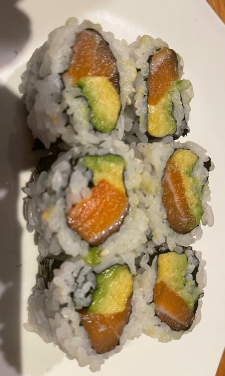 Salmon & Avocado Roll