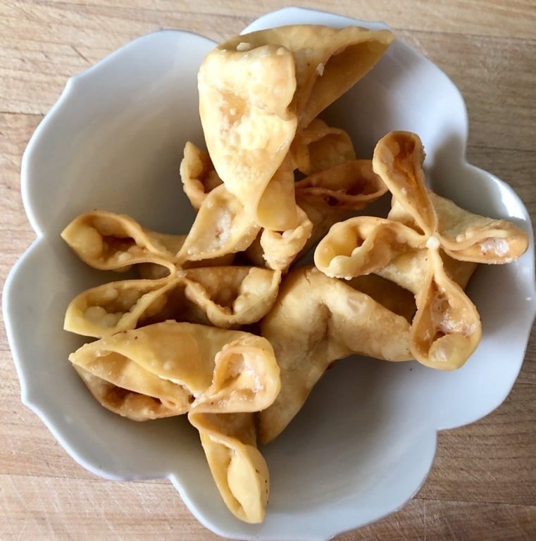 A10. 蟹角 Crab Rangoon