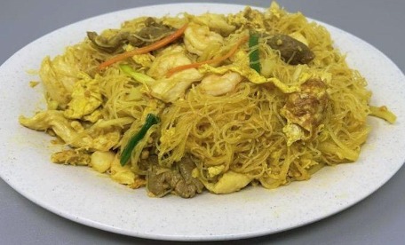 N11. Combination Singapore Noodle Curry