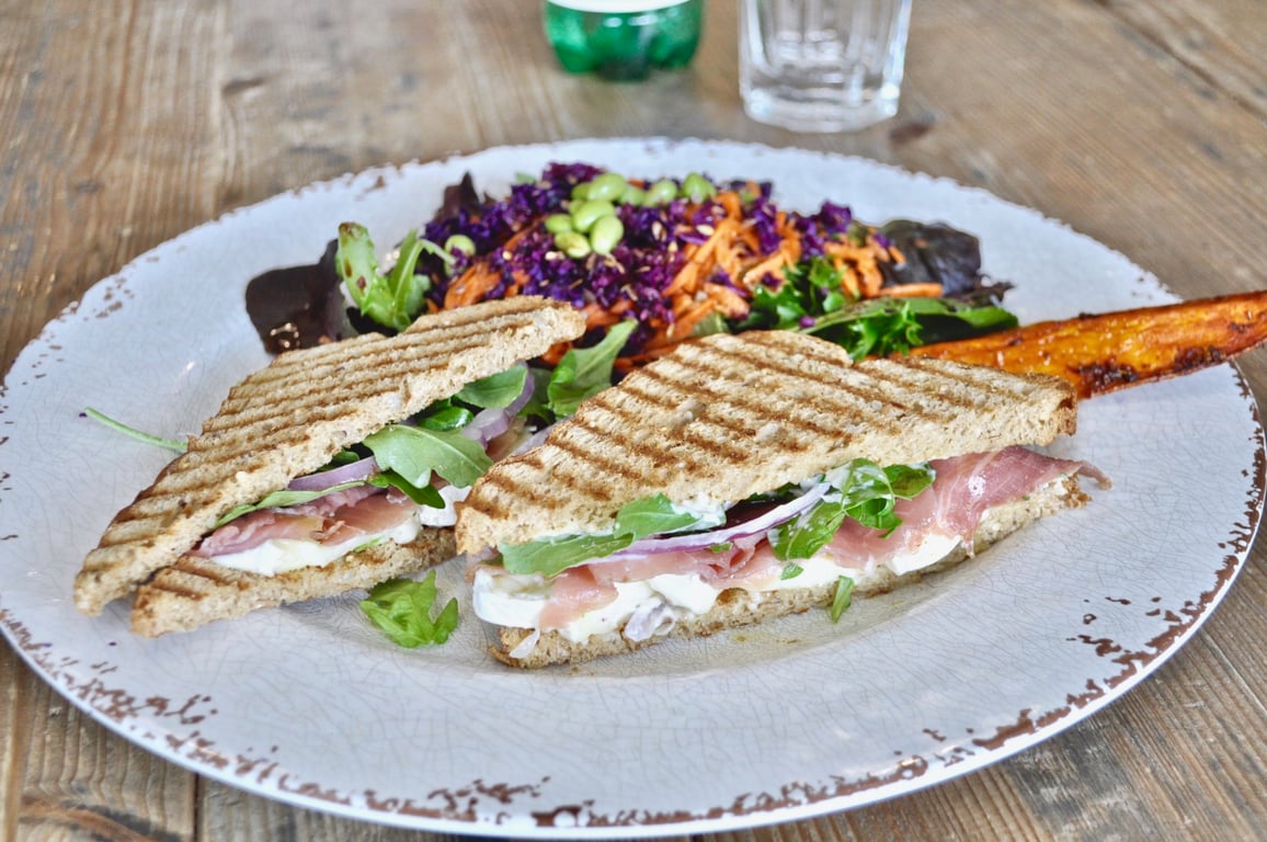 Prosciutto arugula Brie panini w/ salad