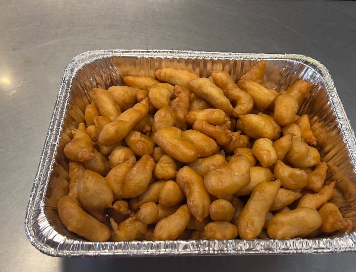 2. Sweet and Sour Chicken Party Tray 甜酸鸡派对盘