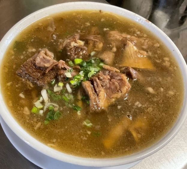S24. Beef Stew Noodle Soup 红烧牛肉面