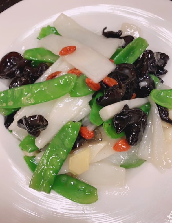 V22. 木耳炒山药<br>Sauteed Yam w. Fungus