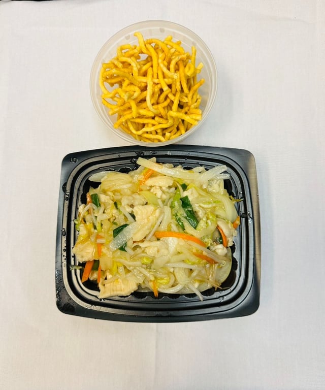 Chicken Chow Mein (Crispy Noodles on Side)