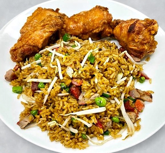 Pork Fried Rice + 4 Wings