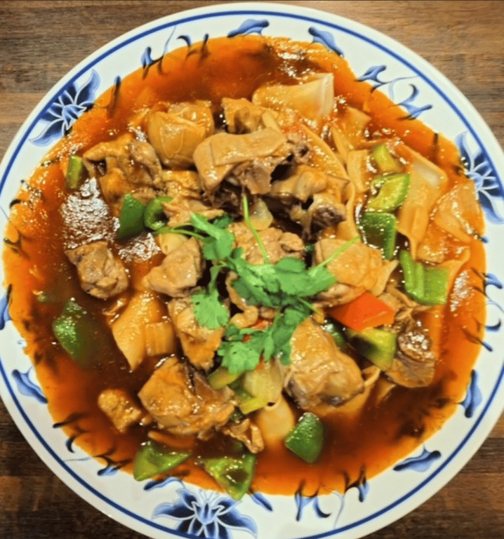 Big Plate Chicken Noodles<br>大盘鸡面