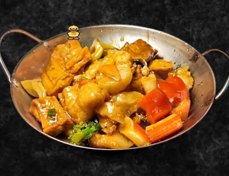 海鲜豆腐煲 Braised Seafood Casserole