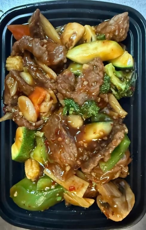 F7. Beef w. Garlic Sauce 蒜蓉牛