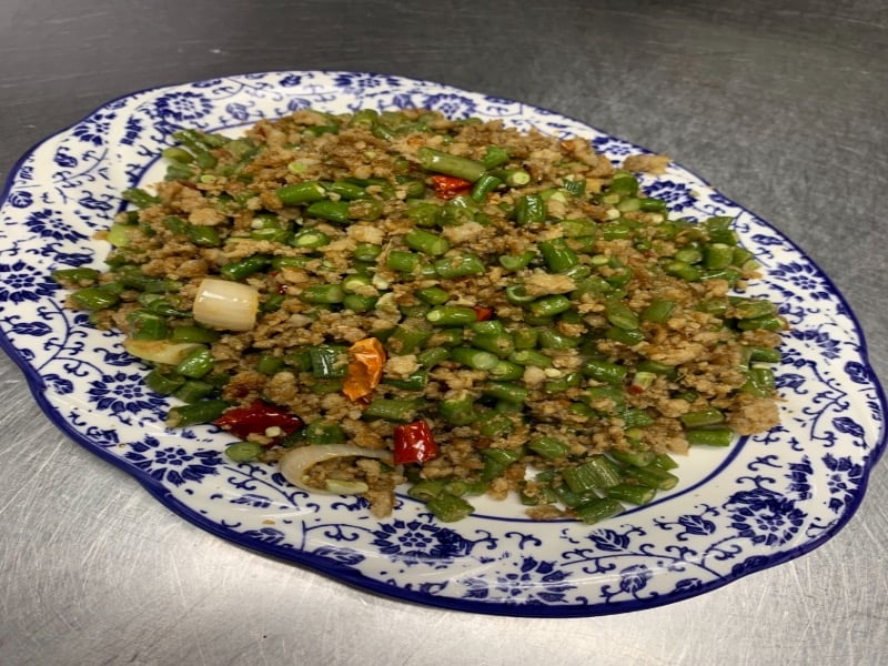 84. Minced Pork w. Pickled Long Bean 酸豆角肉末