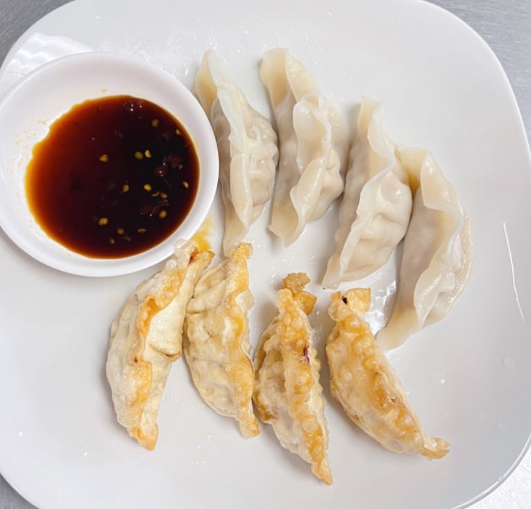 Steamed Chicken Dumplings (8)