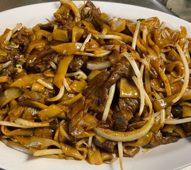 CN1. Beef Chow Fun 牛炒粉