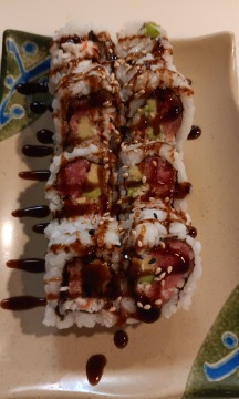 Manhattan Roll (8 pcs, raw fish)