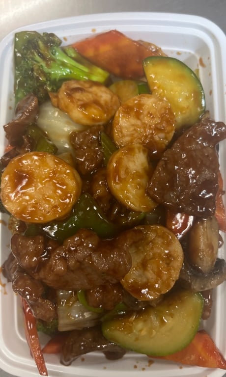S11. Beef with Scallops