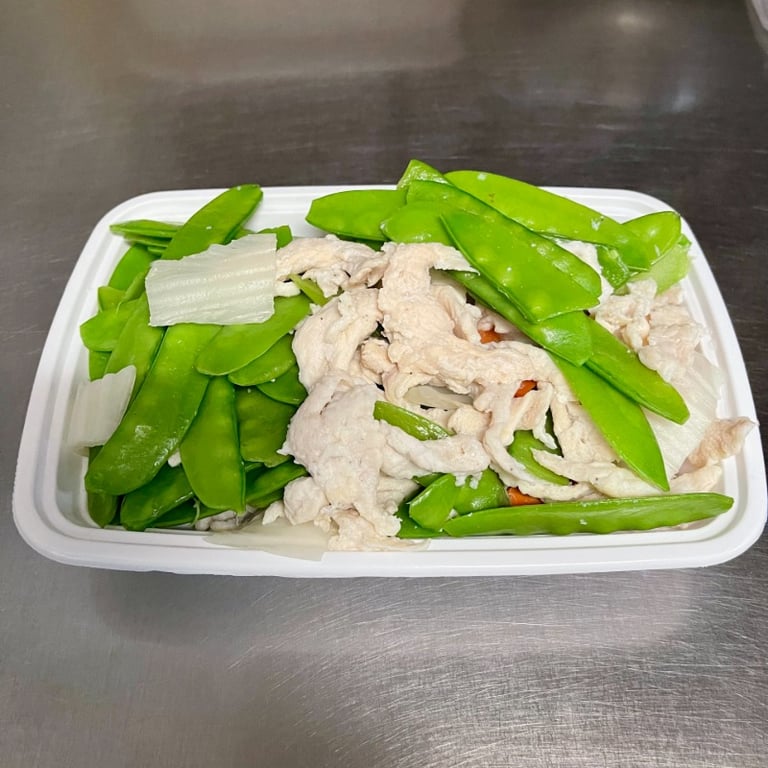 D5. Steamed Chicken with Snow Peas