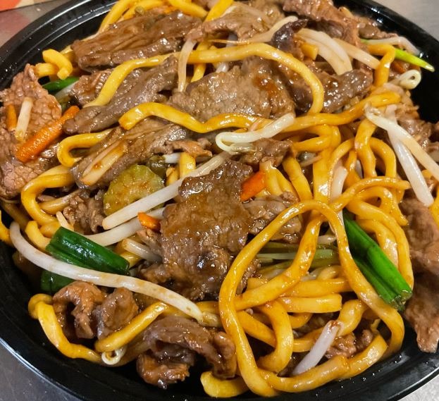 LN24. Beef Lo Mein 牛捞面