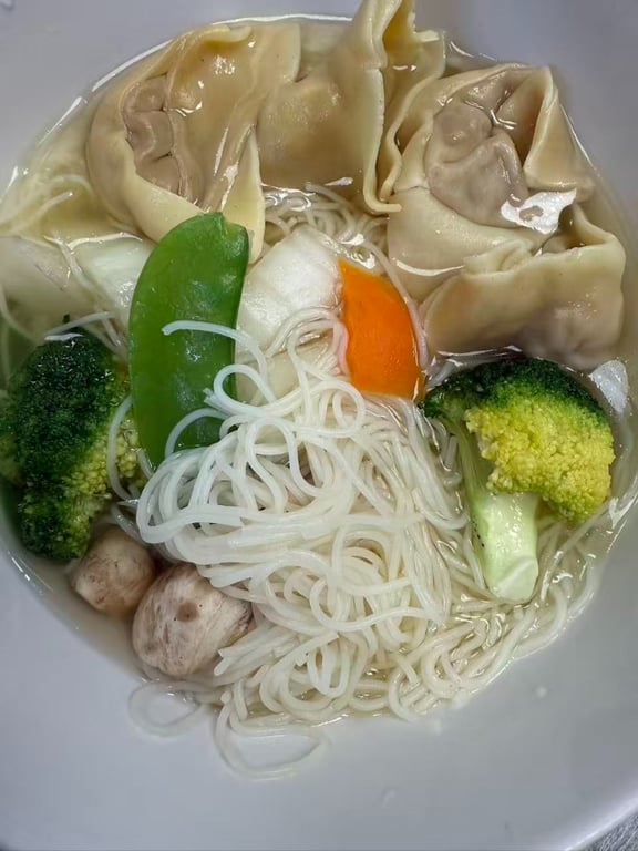 Wonton Vegetables Noodles Soup