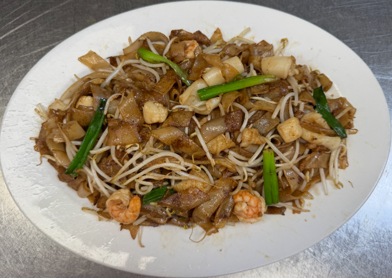 N7. Combination Stir-Fried with Flat Rice Noodle