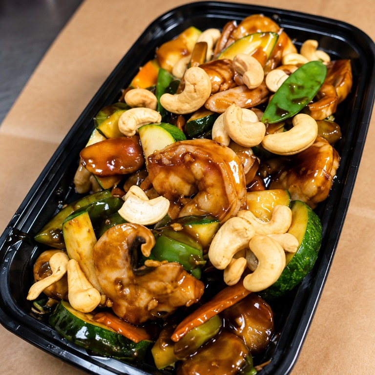 82. Shrimp w. Cashew Nut 腰果虾