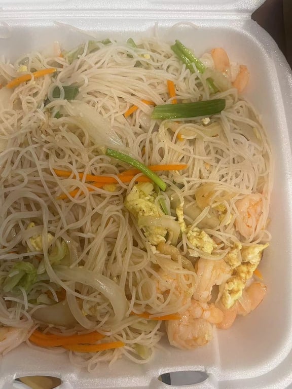 4. 虾炒米粉<br>Shrimp Chow Mai Fun