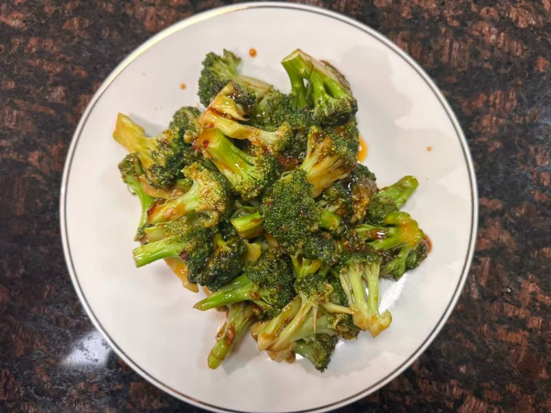 66. Broccoli w. Garlic Sauce