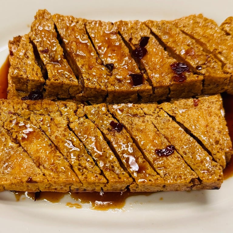 Honey-Glazed Braised Tofu Slices 蜜汁兰花干
