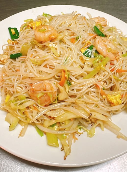 93. Shrimp Chow Mein Fun 虾炒米粉