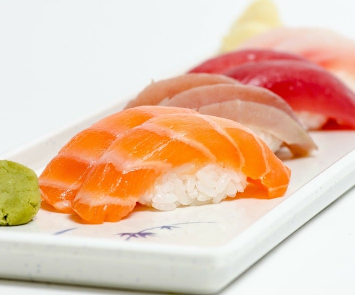 10 pc (Salmon, Tuna, Albacore, Tilapia, White Tuna)