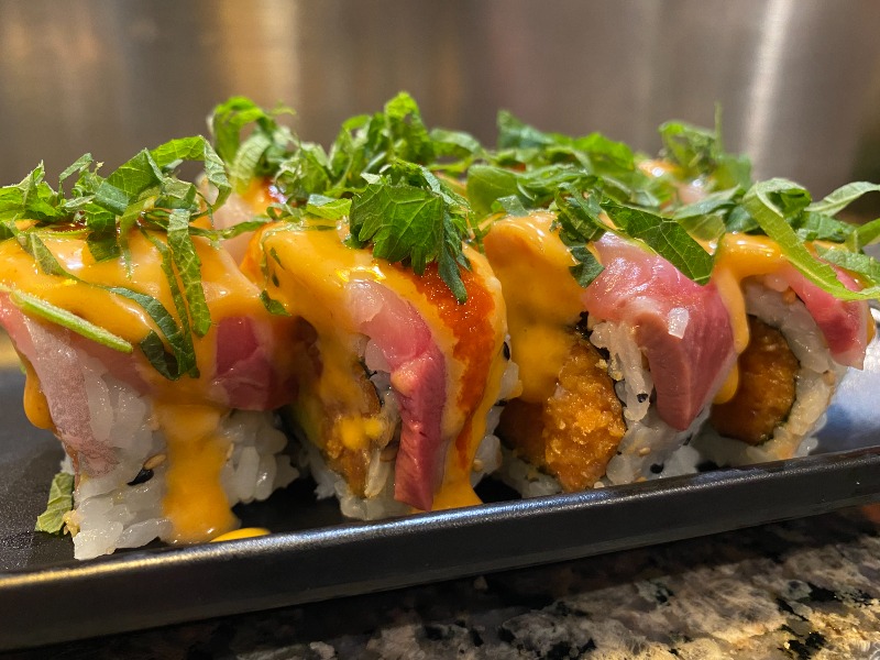 Crazy Yellowtail Roll (8 Pcs)