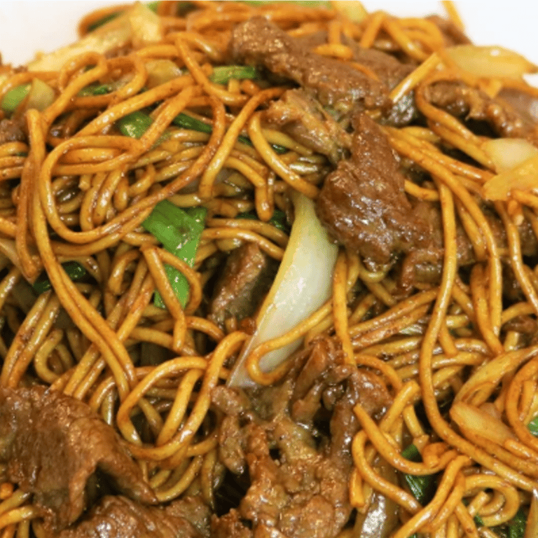 牛捞面<br>31. Beef Lo Mein