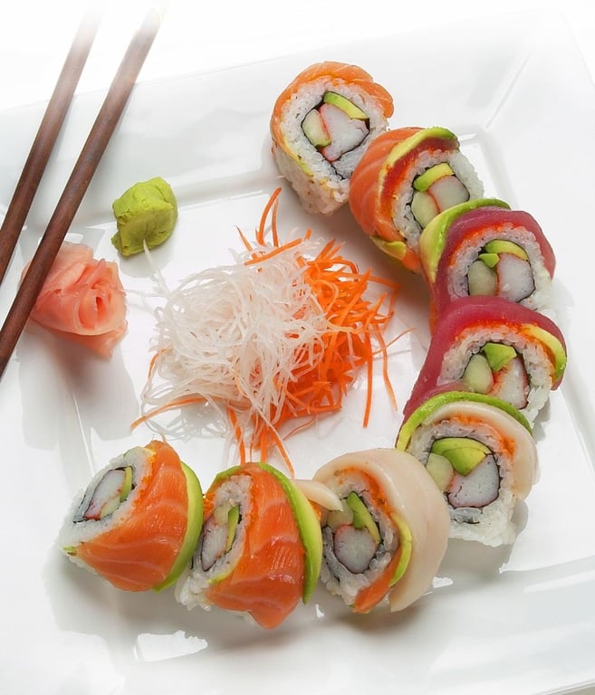 S9. Rainbow Roll (8 pcs)