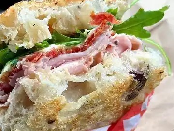 Sandwichs Italiens sur Focaccia