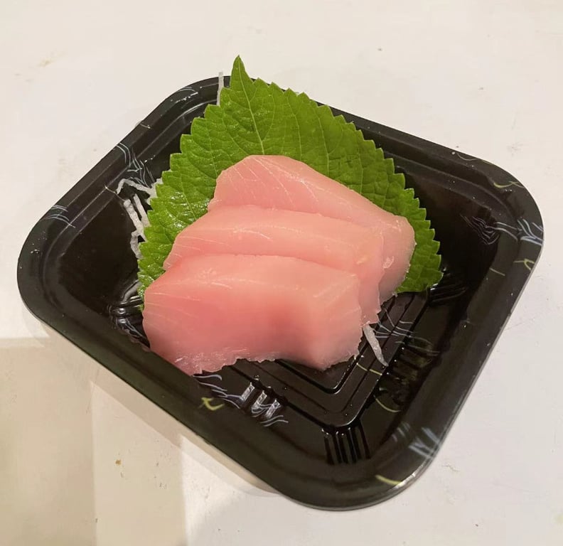 白生鱼片<br>날개다랑어<br>Albacore Tuna Sashimi