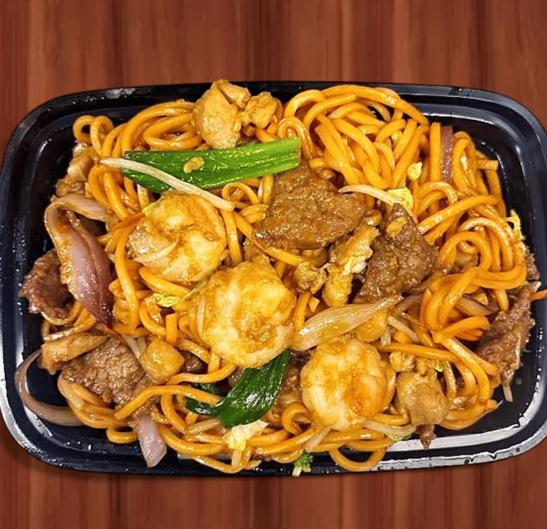 18. 本楼炒面 Combination Chow Mein