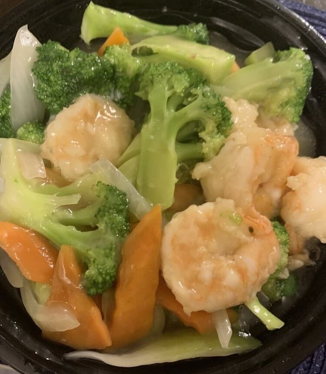 F3. Shrimp with Broccoli