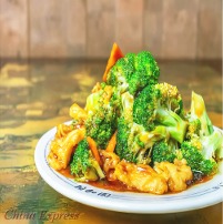 L11 Chicken w. Broccoli Lunch芥兰鸡
