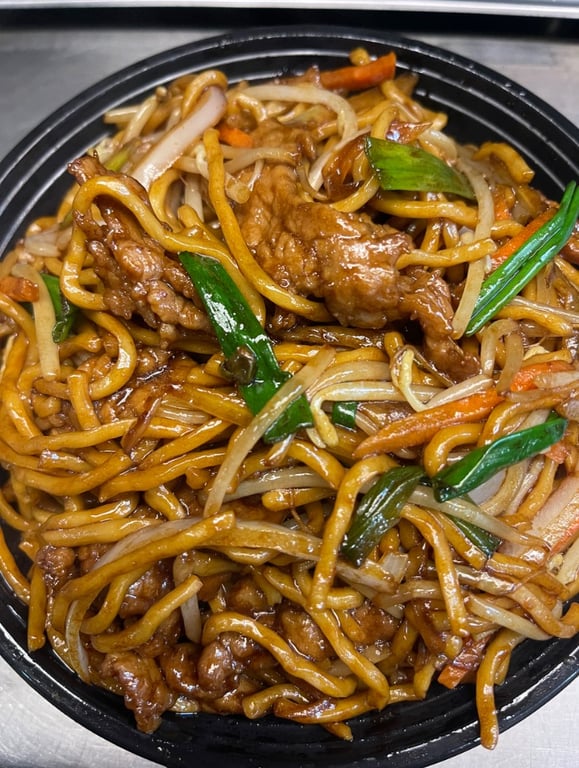 R04. Beef Lo Mein