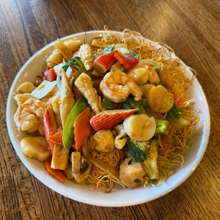 N7. Seafood Pan Fried Noodle