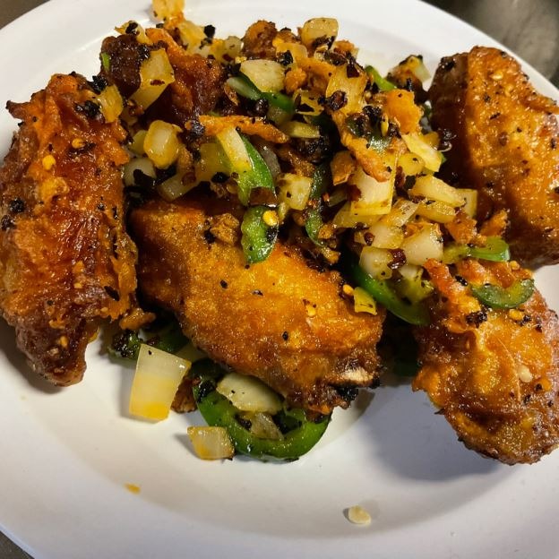 AS9. Peppery Salt Chicken Wings (6) 椒盐鸡翅