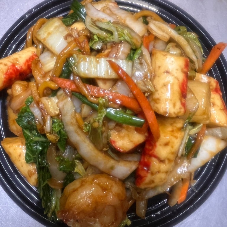 M 9. Seafood Lo Mein