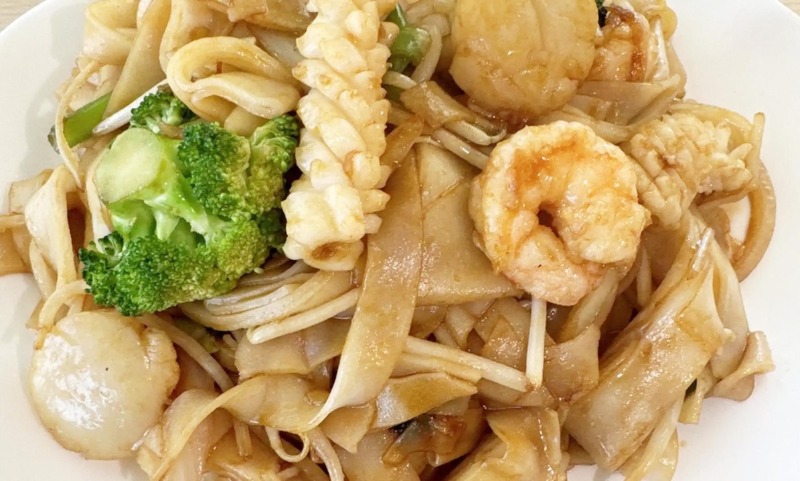 Combo Seafood Chow Fun