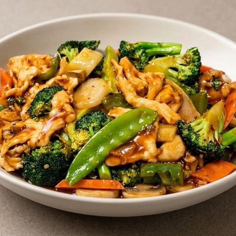 S9. Chicken w. Garlic Sauce